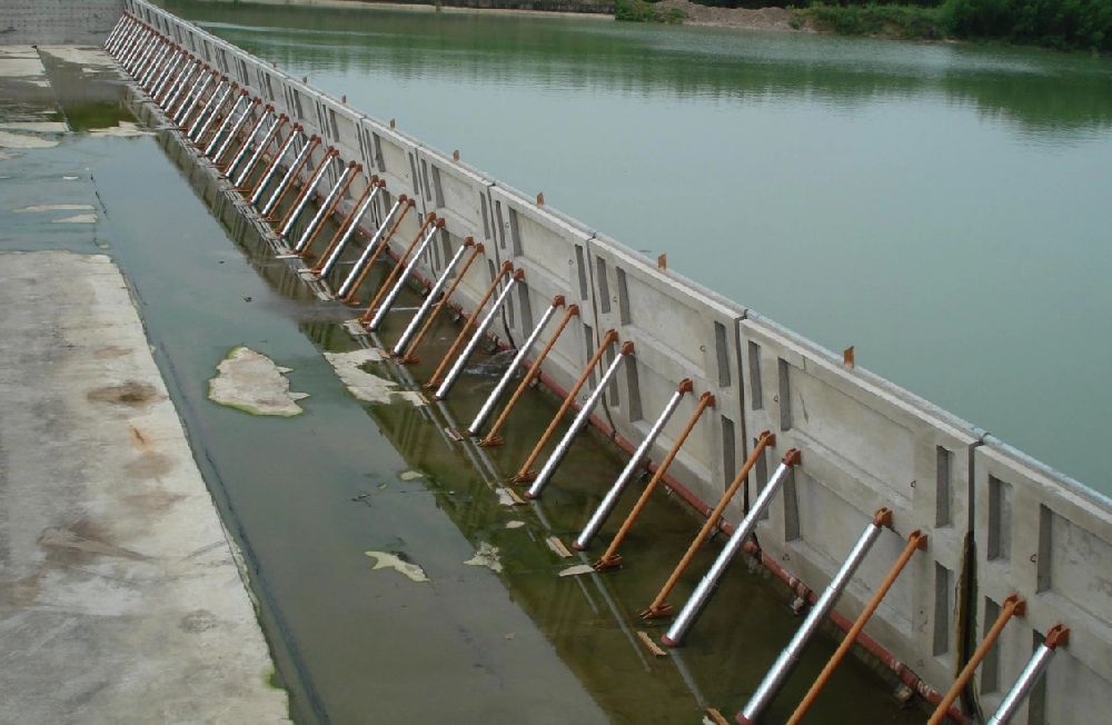 液壓鋼壩閘門的組成